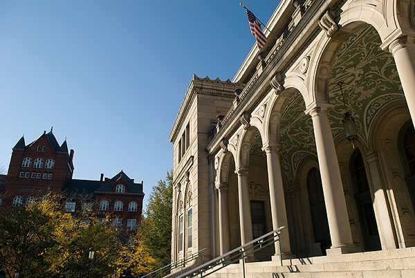 As the daylight hours shorten, sun shines down on the arched, second-floor portico and columns of the Memorial Union at the University of Wisconsin-Madison during a mild autumn day on Oct. 23, 2007. Aft left is Science Hall.
©UW-Madison University Communications 608/262-0067
Photo by: Jeff Miller
Date: 10/07 File#: D200 digital camera frame 4023